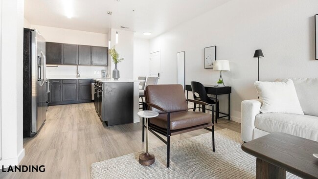 Foto del edificio - 4000 N Albion St