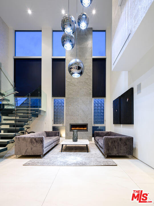 Foto del edificio - 6660 Colgate Ave