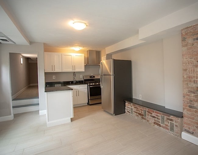 Building Photo - 60 Atherton St