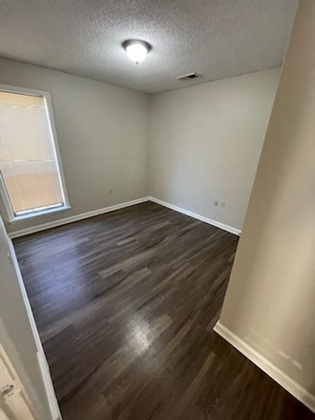 Building Photo - Nice house in Bartlett