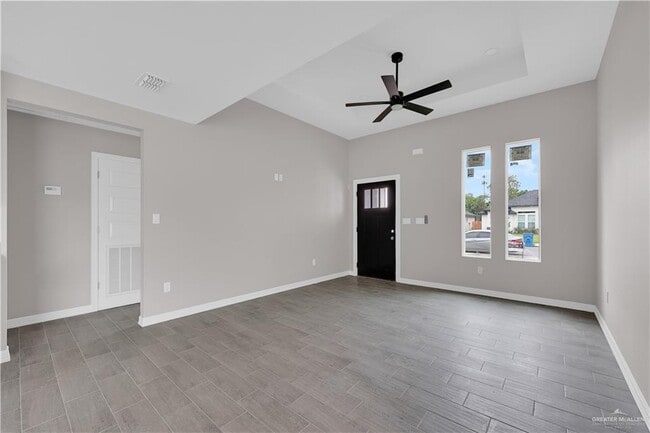 Building Photo - 16 Tower Oak Dr