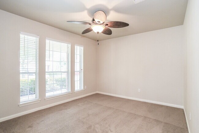 Foto del edificio - 14819 Olde Manor Ln