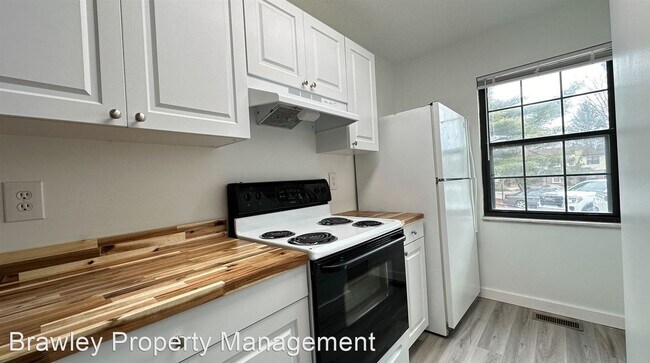 Foto del edificio - 3 br, 2.5 bath House - 563 E. Graham Pl
