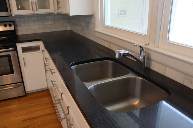 Kitchen3 - 1215 13th Ave NW