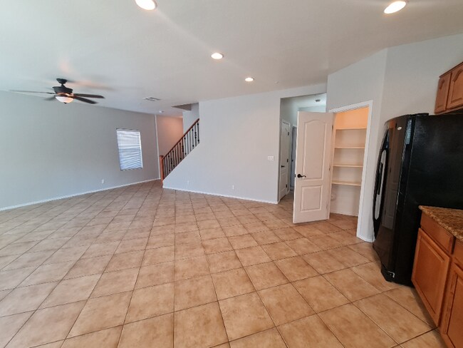 Foto del edificio - 8755 W Pershing Ave