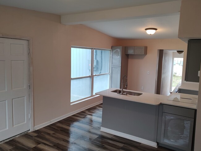 Building Photo - 10649 Briarcliff Rd E
