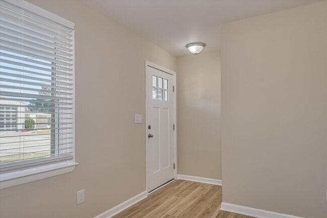 Foto del edificio - 2620 Lumpkin Rd