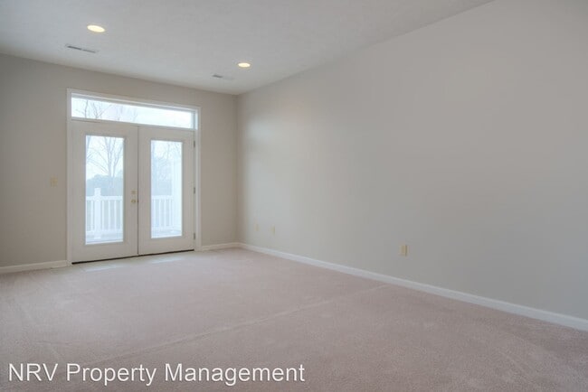 2 br, 2.5 bath House - 3004 Shire Circle - 4