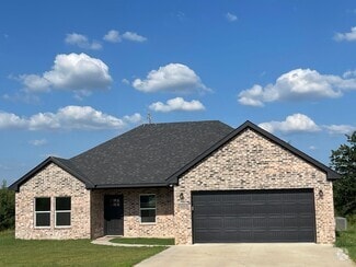 Building Photo - 221 Western Hills Dr