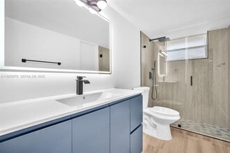 Building Photo - 1333 E Hallandale Beach Blvd