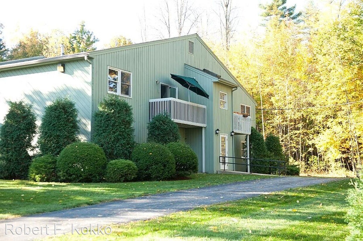 121 Ponemah Hill Rd, Milford, NH 03055 House Rental in Milford, NH