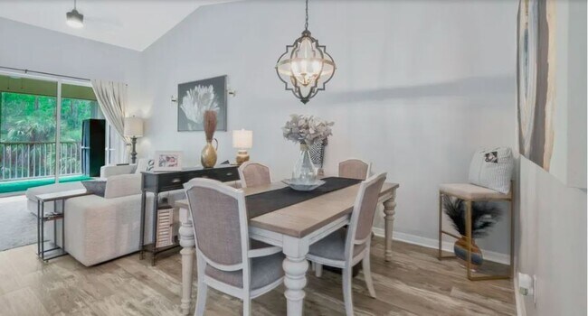 Foto del edificio - 9563 Hemingway Ln