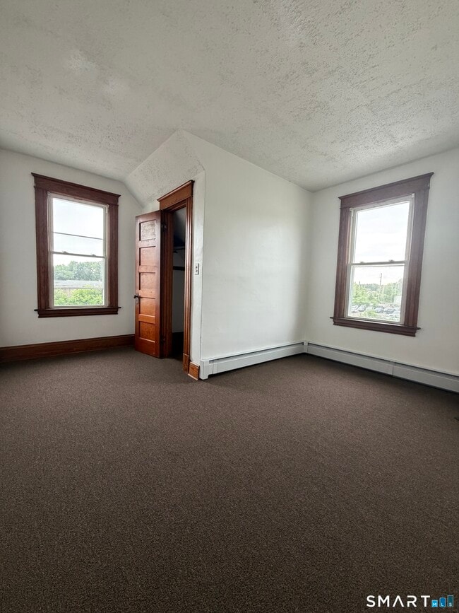 Building Photo - 366 Tolland St
