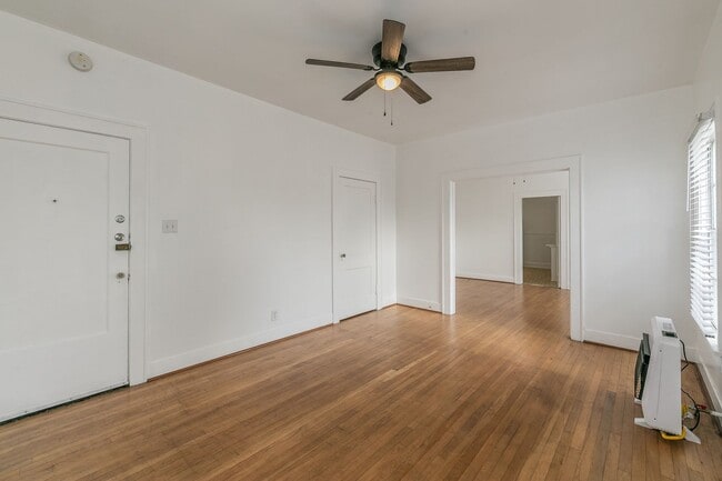 Building Photo - GREAT MONTICELLO 1 Bedroom, 1 Bathroom!!!