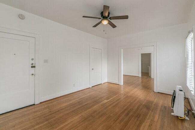 Foto del edificio - GREAT MONTICELLO 1 Bedroom, 1 Bathroom!!!