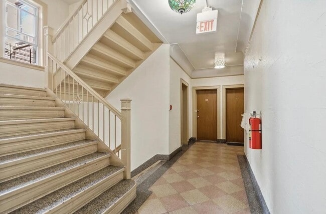 Building Photo - 6015 JFK Blvd E