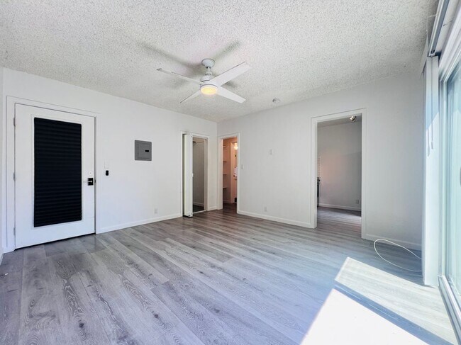 Foto del edificio - 5525 Harold Way