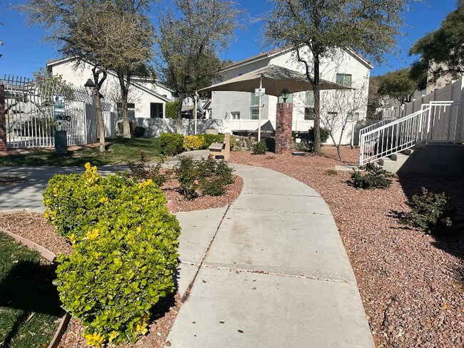 Foto del edificio - 10360 Cherry Brook St