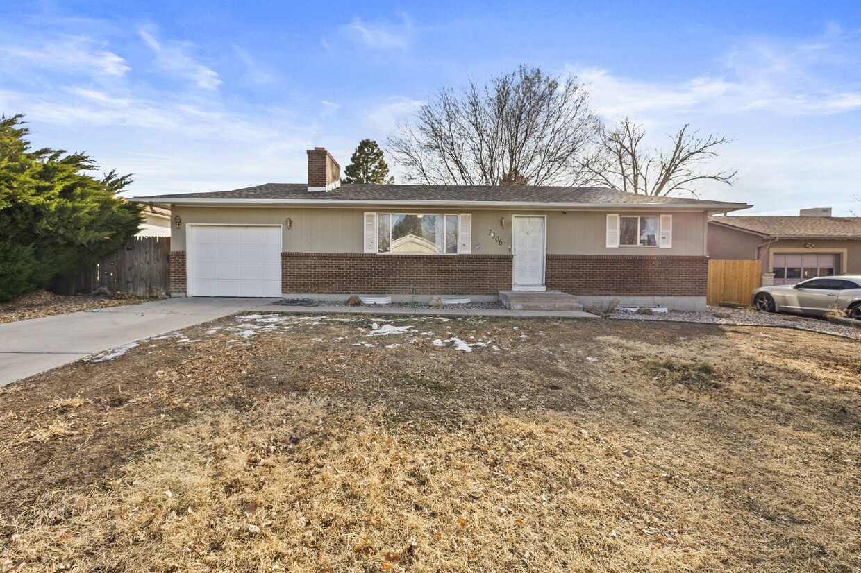 Primary Photo - Charming 4-Bedroom, 2-Bath Raised Ranch in...