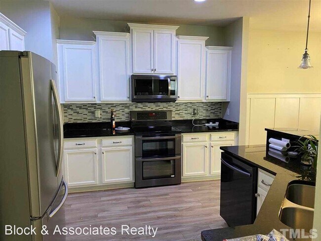 Foto del edificio - 3 br, 2.5 bath House - 200 Roundhouse Lane