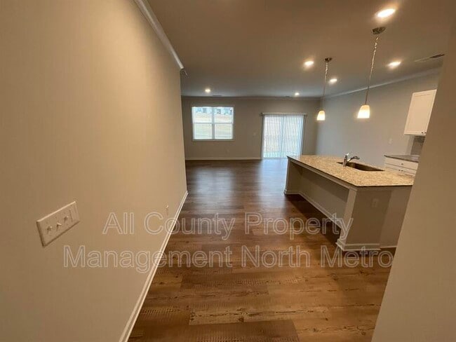 Building Photo - 191 Sweet Briar Wy