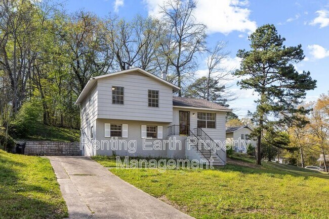 Foto del edificio - 2836 Creek Ln NE