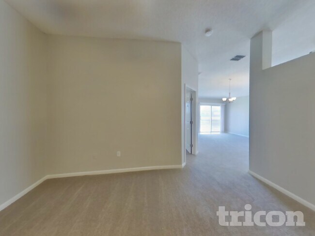 Building Photo - 3951 Hideaway Lane