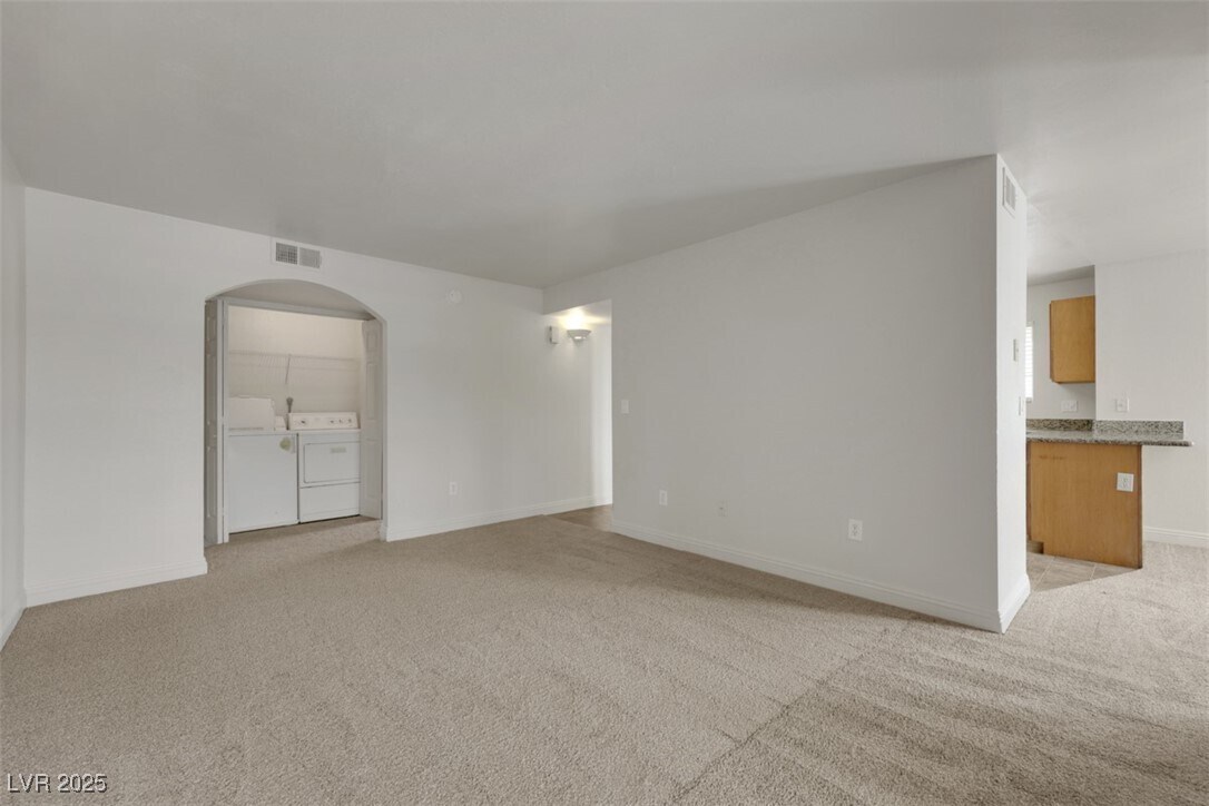 Foto principal - 6500 W Lake Mead Blvd