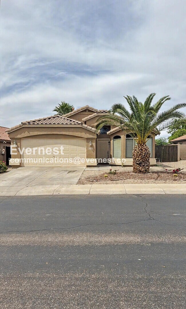 Building Photo - 42520 W Hall Dr