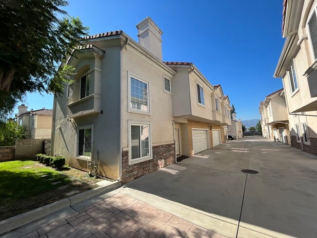 Building Photo - 13252 Ramona Blvd