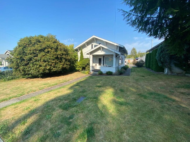 Building Photo - Quiet, Cozy 2-Bedroom Home Located in York...