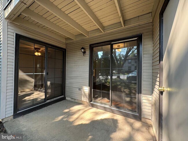 Building Photo - 161 Basswood Ct