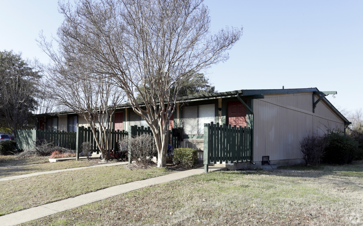 Primary Photo - Walker Place