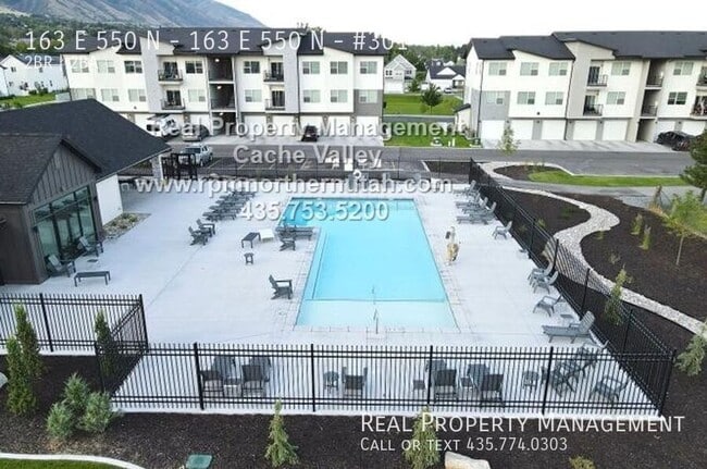 Building Photo - 163 E 550 N