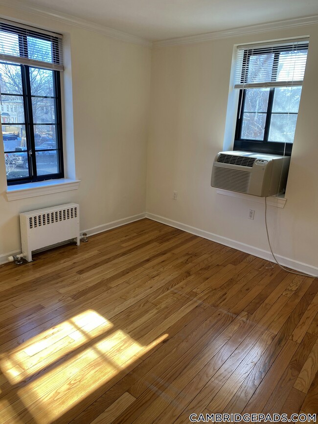 Building Photo - 60 Brattle St