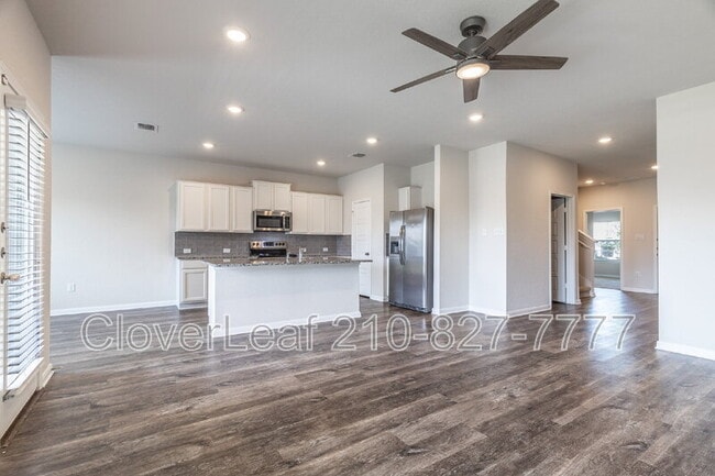 Building Photo - 2126 Silver Maple