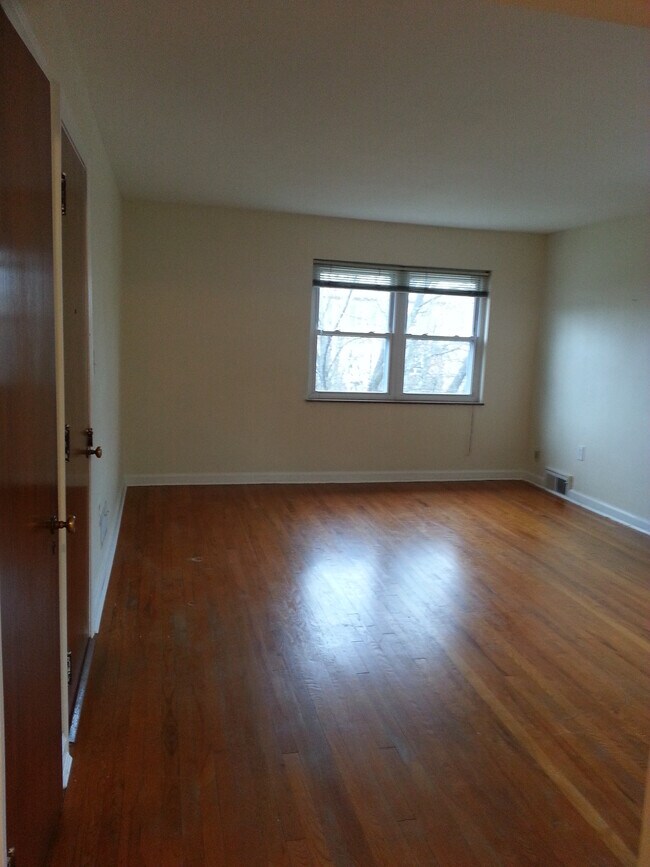 Foto del edificio - 804 Ellison Ave