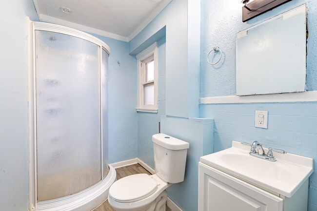 Building Photo - 83 Ridgeway Ave