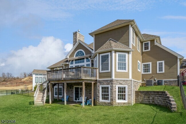 Building Photo - 31 Woodcott Dr