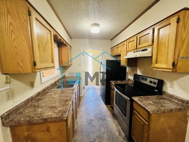 Building Photo - 304 Woodale Dr