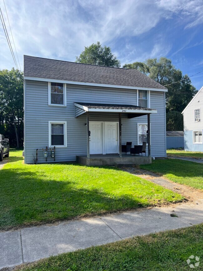 Universal Village Short Term Apartments for Rent Elmira, NY 2