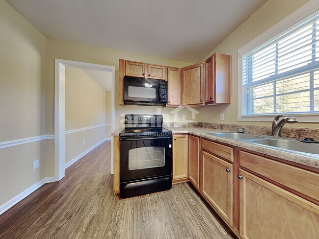 Building Photo - 5065 Walden Ridge Drive