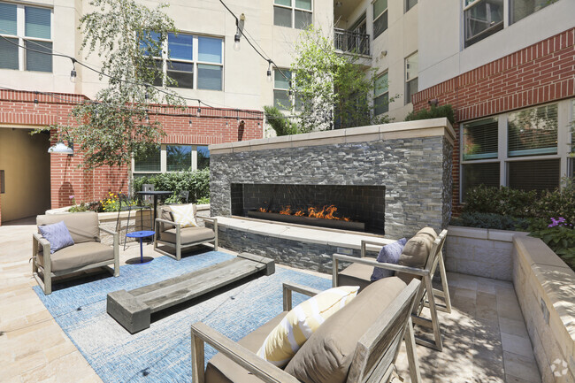 Outdoor Lounge 1 - Gables Speer Blvd