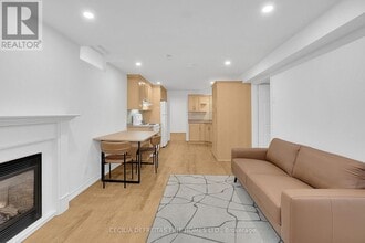 Building Photo - 40 Venetian Crescent