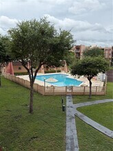 Building Photo - 13701 Kendale Lakes Cir