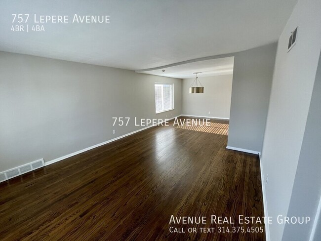 Building Photo - Charming 2-Bed, 2-Bath 1st-Floor Unit with...