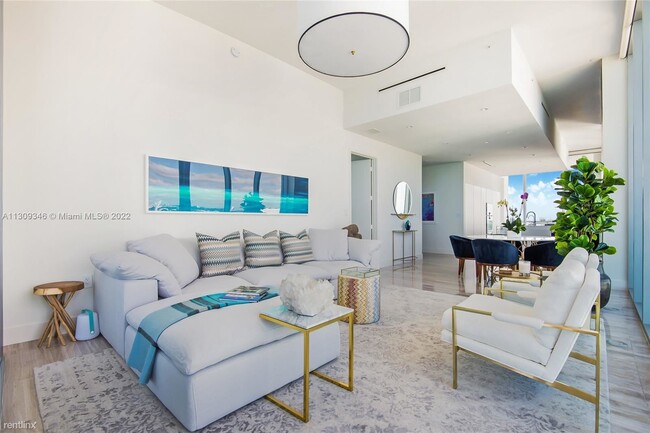 Building Photo - 2 br, 2.5 bath Condo - 6901 Collins Ave Un...