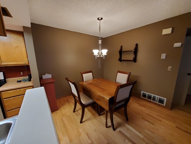 Foto del edificio - 842 Tenderfoot Hill Rd