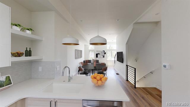 Building Photo - 373 W Vassar Ave