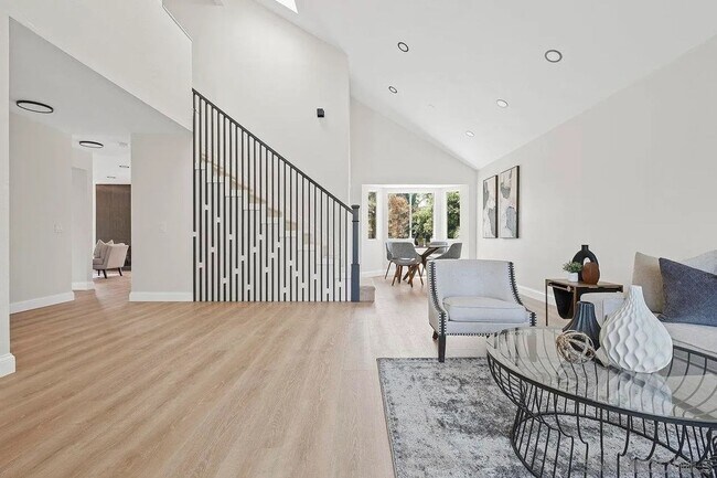 Building Photo - Stunning 4BR fully remodeled House and poo...